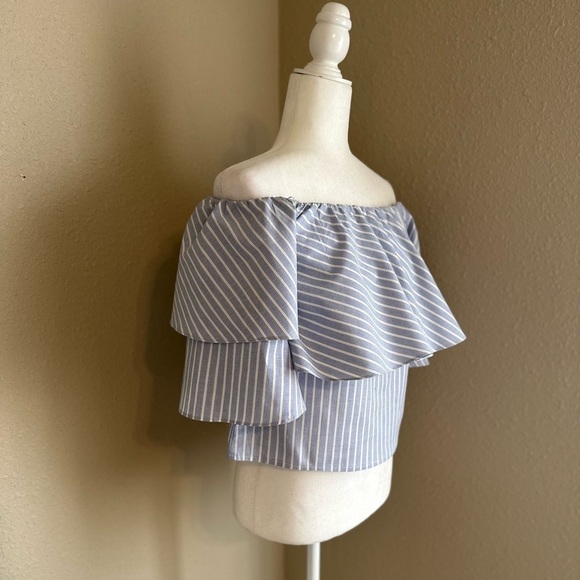 WAYF Gracie Off Shoulder Ruffle Striped Top Size: Small - Picture 2 of 4